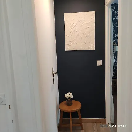 Les Mouettes Du Port